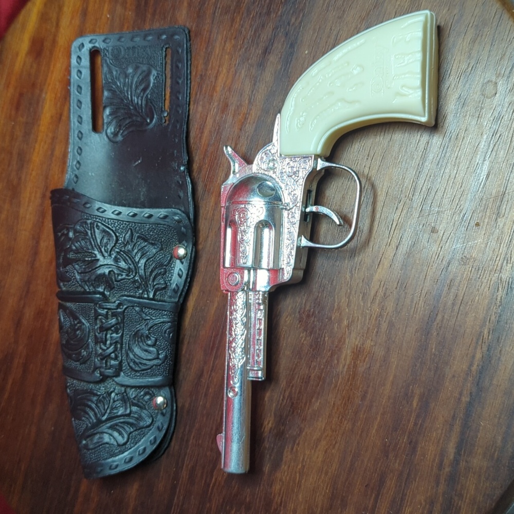 Daisy vintage cap gun white handle Paisley engraved black holster matching